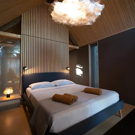 Moon - Tiny House From Callin Wines Sežana Exteriér fotografie