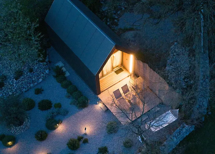 Moon - Tiny House From Callin Wines
