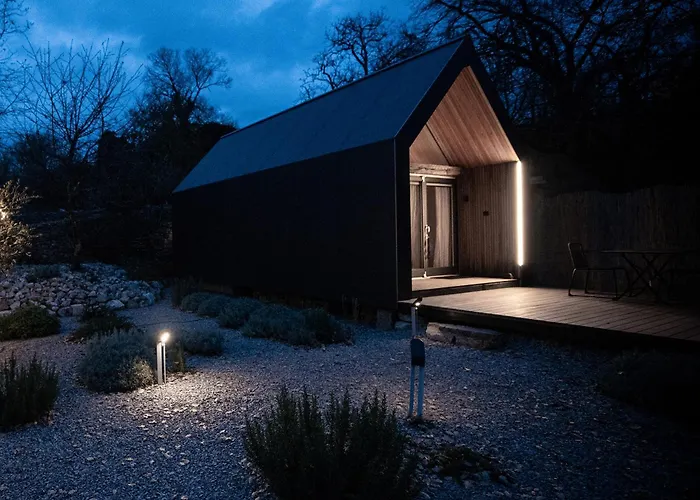 Moon - Tiny House From Callin Wines